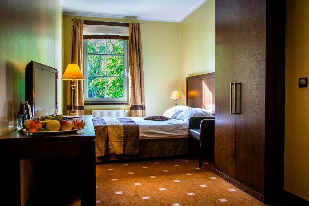 Hotel Nowy Dwor Elizy Blisko Sky Bridge Dlugopole-Zdroj Bagian luar foto